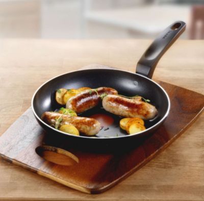 24cm Tefal&reg; Logic Frypan